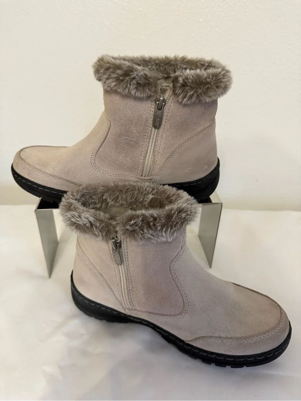 Khombu Taupe Faux Fur Suede Ankle Boots by Khombu. Size 8